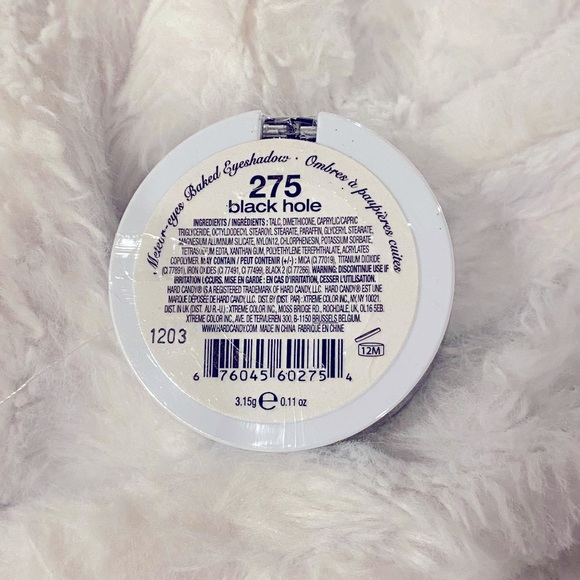 Hard Candy sealed baked eyeshadow in 275 black hole - Picture 2 of 4